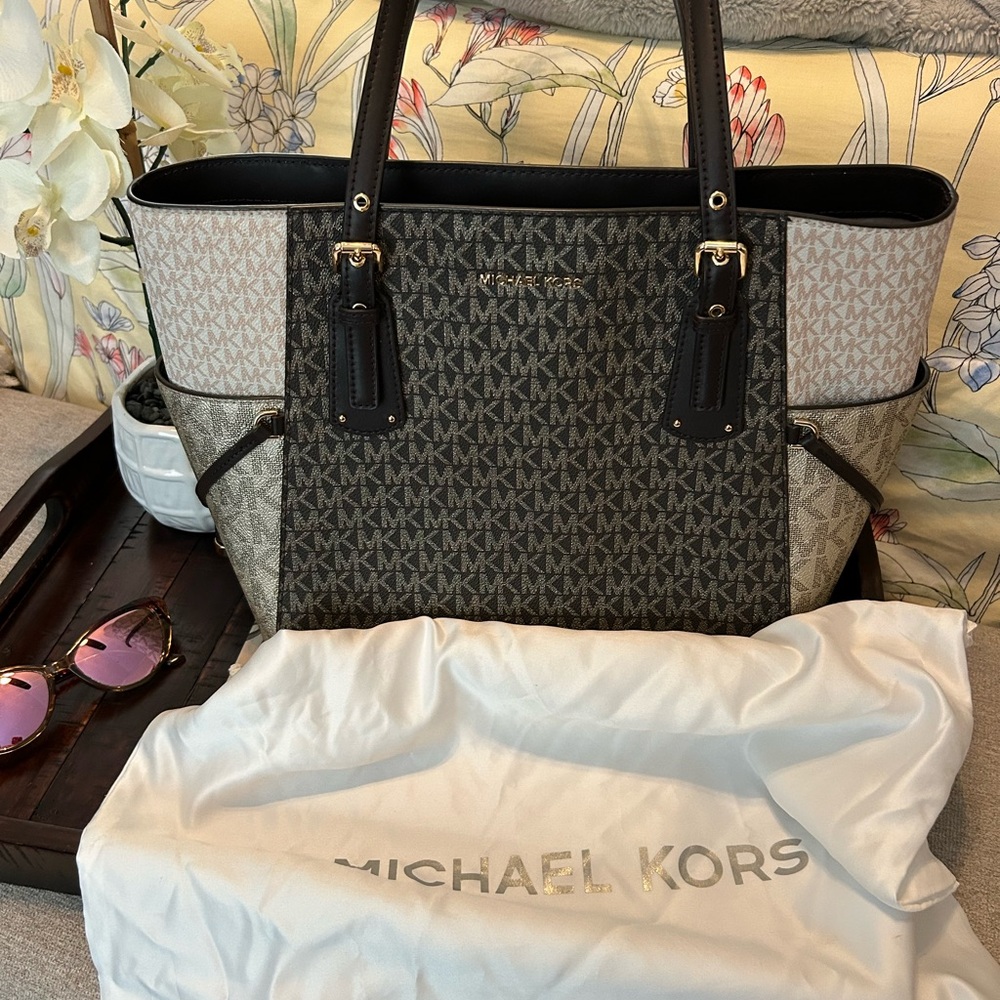 Michael Kors Black and Tan Tote Bag